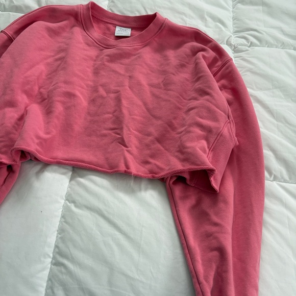Pink Aritzia TNA Cropped Crewneck Size Small - Picture 2 of 5